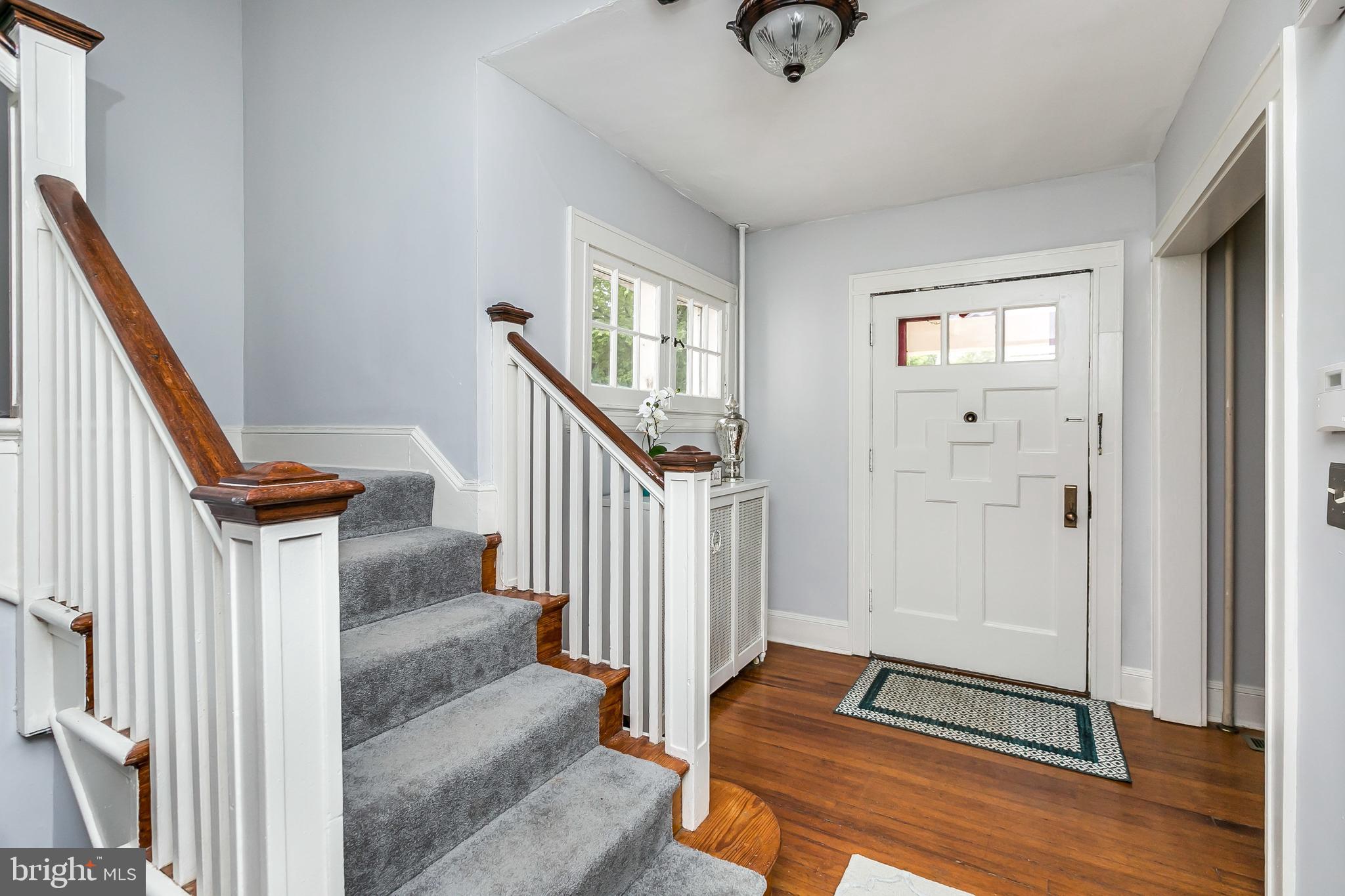 406 Hollen Road Baltimore, MD 21212 - Photo 11 of 43 The gracious foyer welcomes you