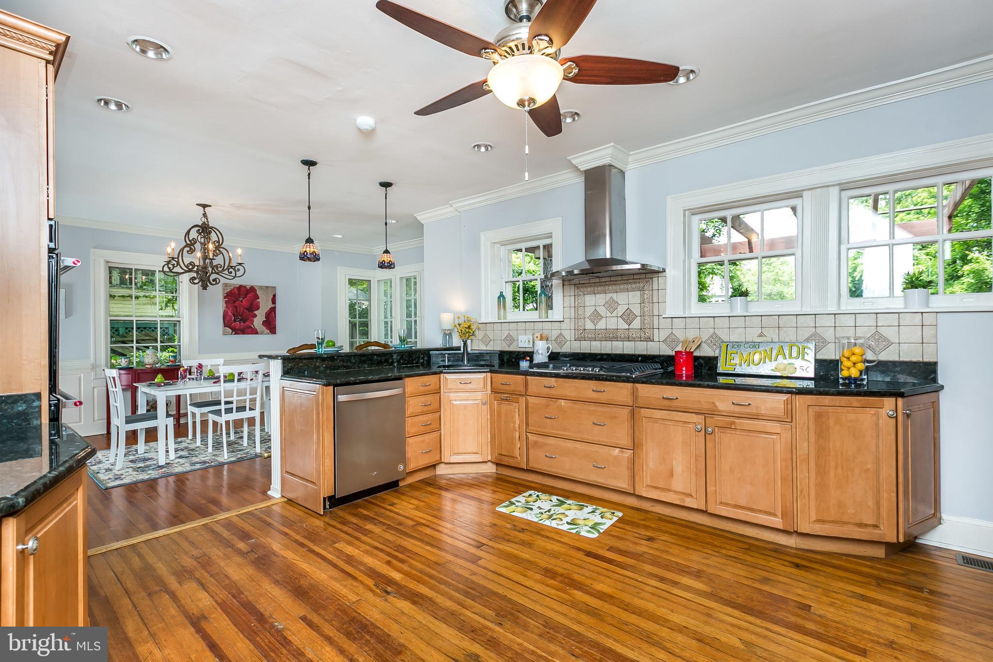 406 Hollen Road Baltimore, MD 21212 - Photo 19 of 43 Wonderful work spaces and flow in the kitchen