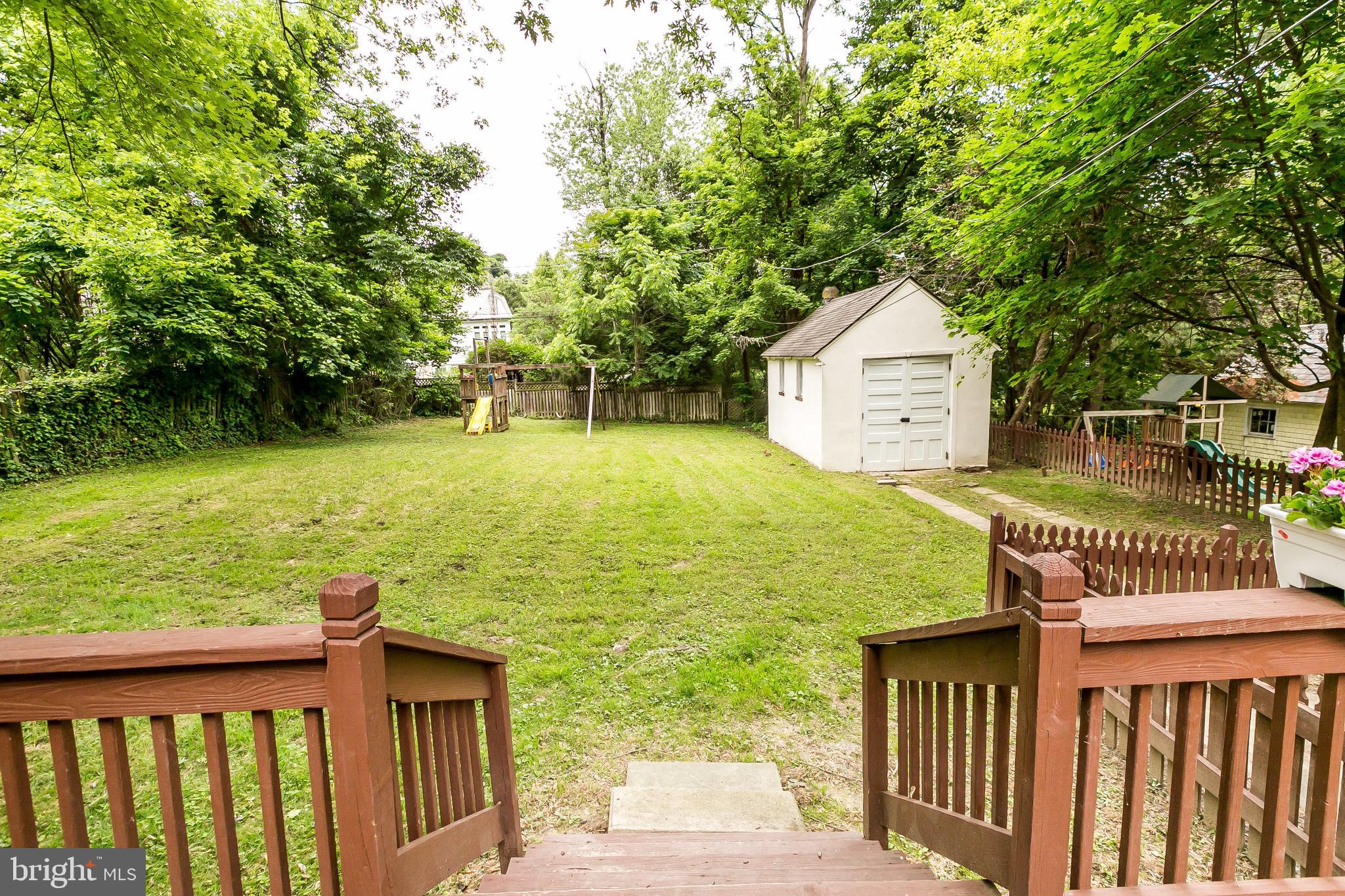 406 Hollen Road Baltimore, MD 21212 - Photo 32 of 43 Expansive view of the beautiful, fully fenced yard
