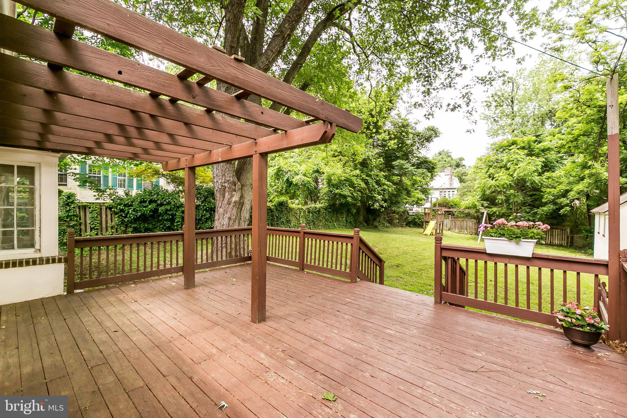 406 Hollen Road Baltimore, MD 21212 - Photo 34 of 43 Enjoy everything the backyard has to offer