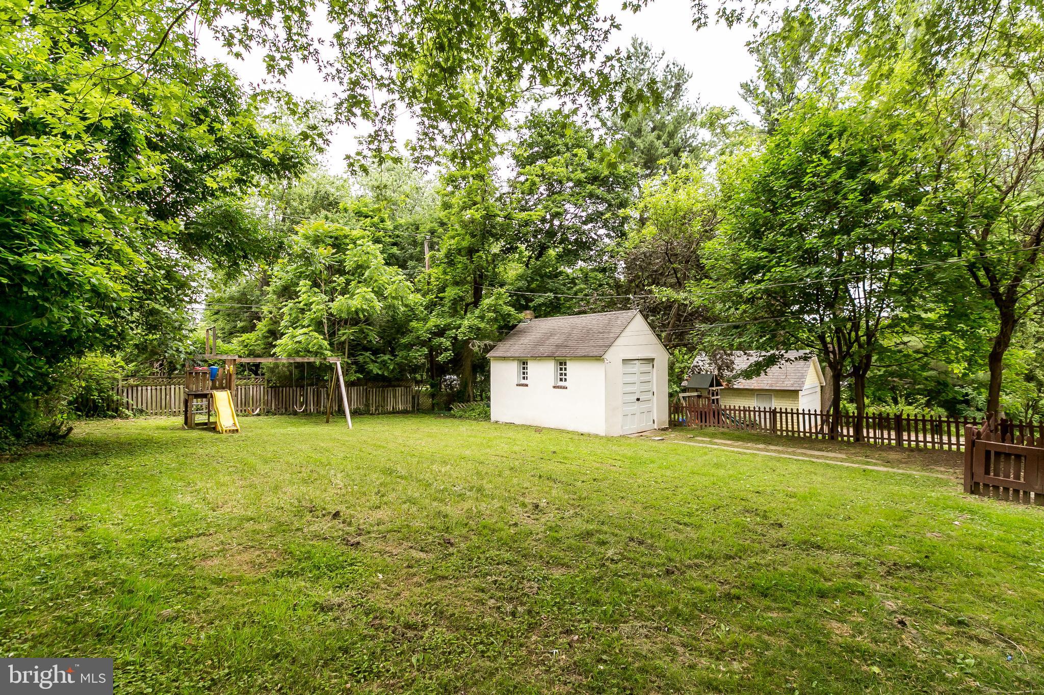 406 Hollen Road Baltimore, MD 21212 - Photo 35 of 43 An expansive fully fenced yard ideal for playing