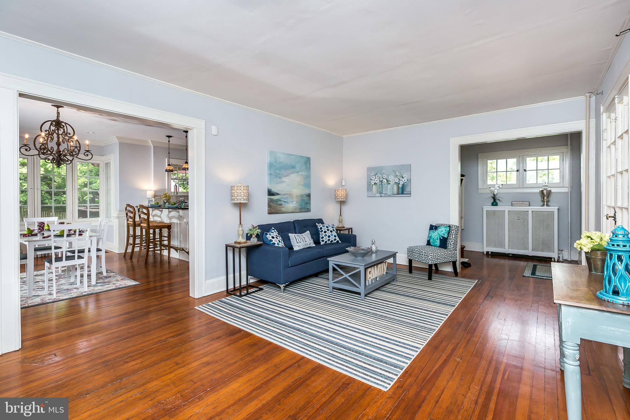 406 Hollen Road Baltimore, MD 21212 - Photo 10 of 43 Living room flows beautifully to the dining area