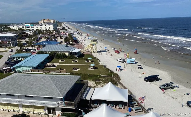 a picture of a bathroom