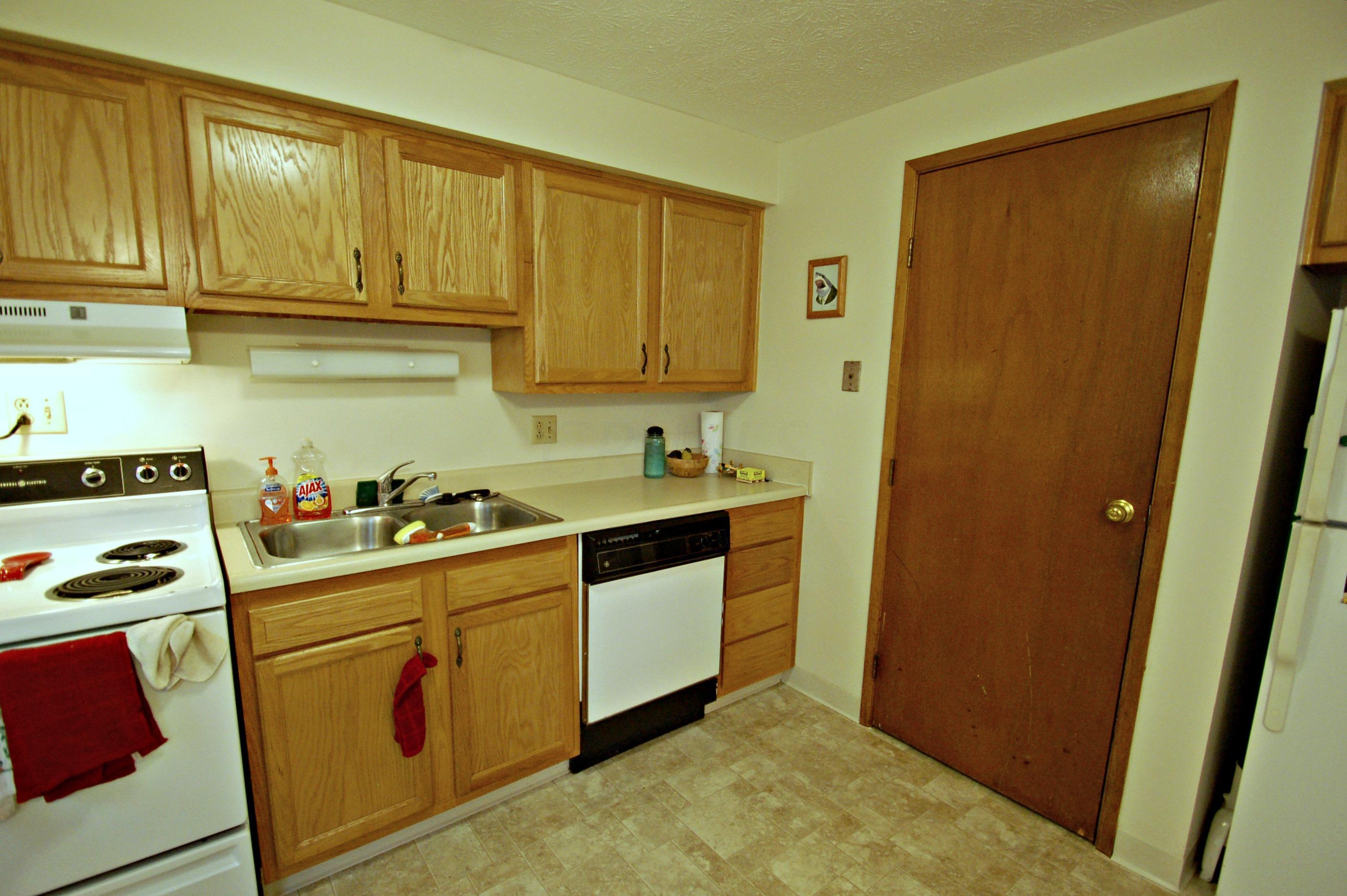 125-127 West Pacemont Road Columbus, OH 43202 - Photo 12 of 37