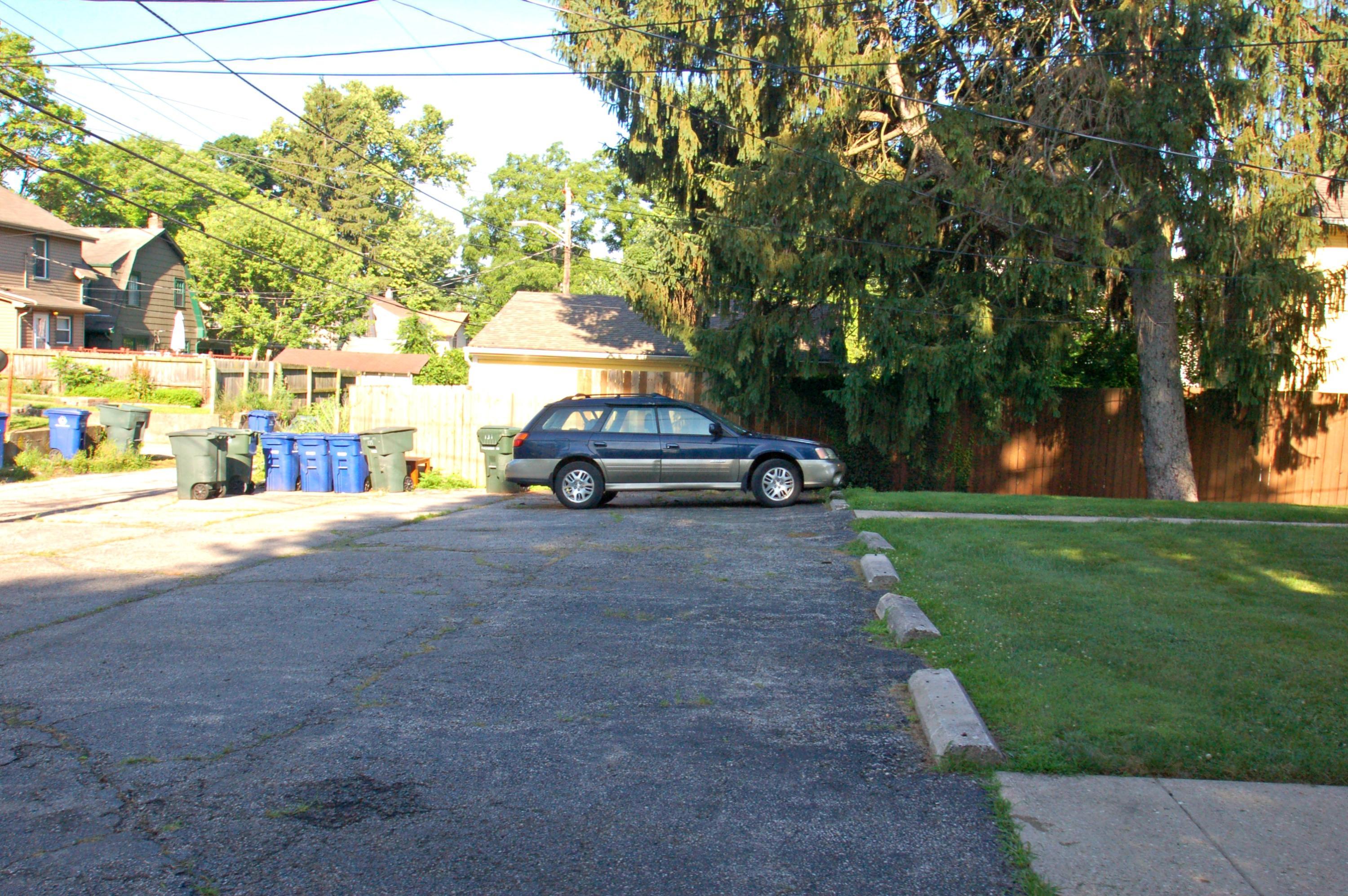 125-127 West Pacemont Road Columbus, OH 43202 - Photo 33 of 37