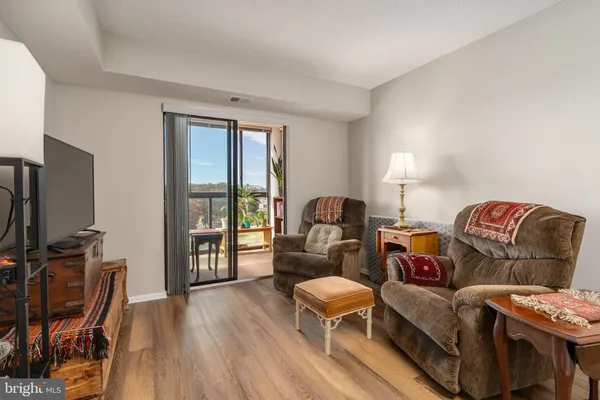 $259,900 | 15101 Interlachen Drive, Unit 1612, Silver Spring, MD 20906