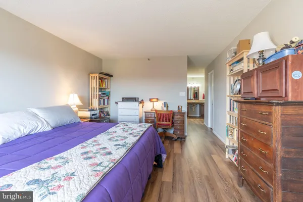 $259,900 | 15101 Interlachen Drive, Unit 1612, Silver Spring, MD 20906