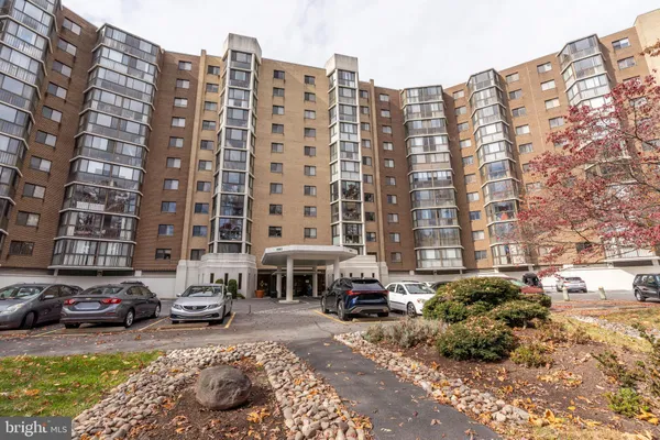 $259,900 | 15101 Interlachen Drive, Unit 1612, Silver Spring, MD 20906
