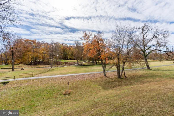 $259,900 | 15101 Interlachen Drive, Unit 1612, Silver Spring, MD 20906