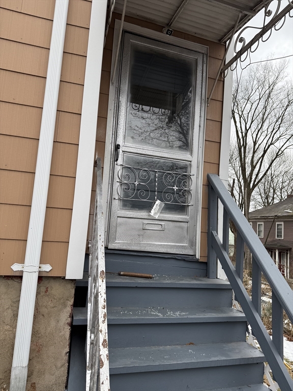 4 Maxwell Court Worcester, MA 01607 - Photo 2 of 4 a view of entryway
