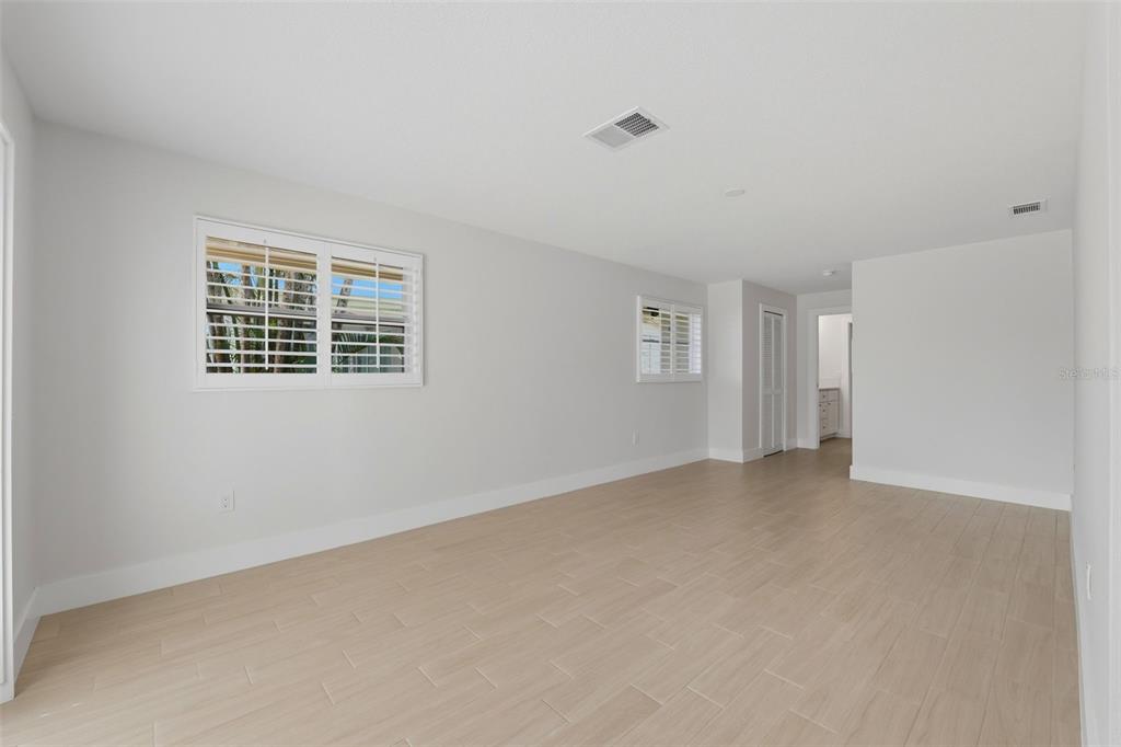 2080 Hawaii Avenue Northeast St. Petersburg, FL 33703 - Photo 38 of 58