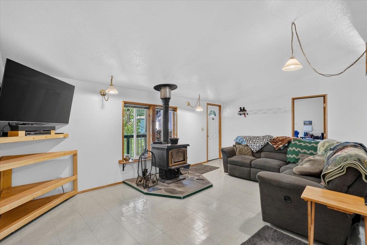 5292 North Shore Diamond Lake Road Newport, WA 99156 - Photo 15 of 40