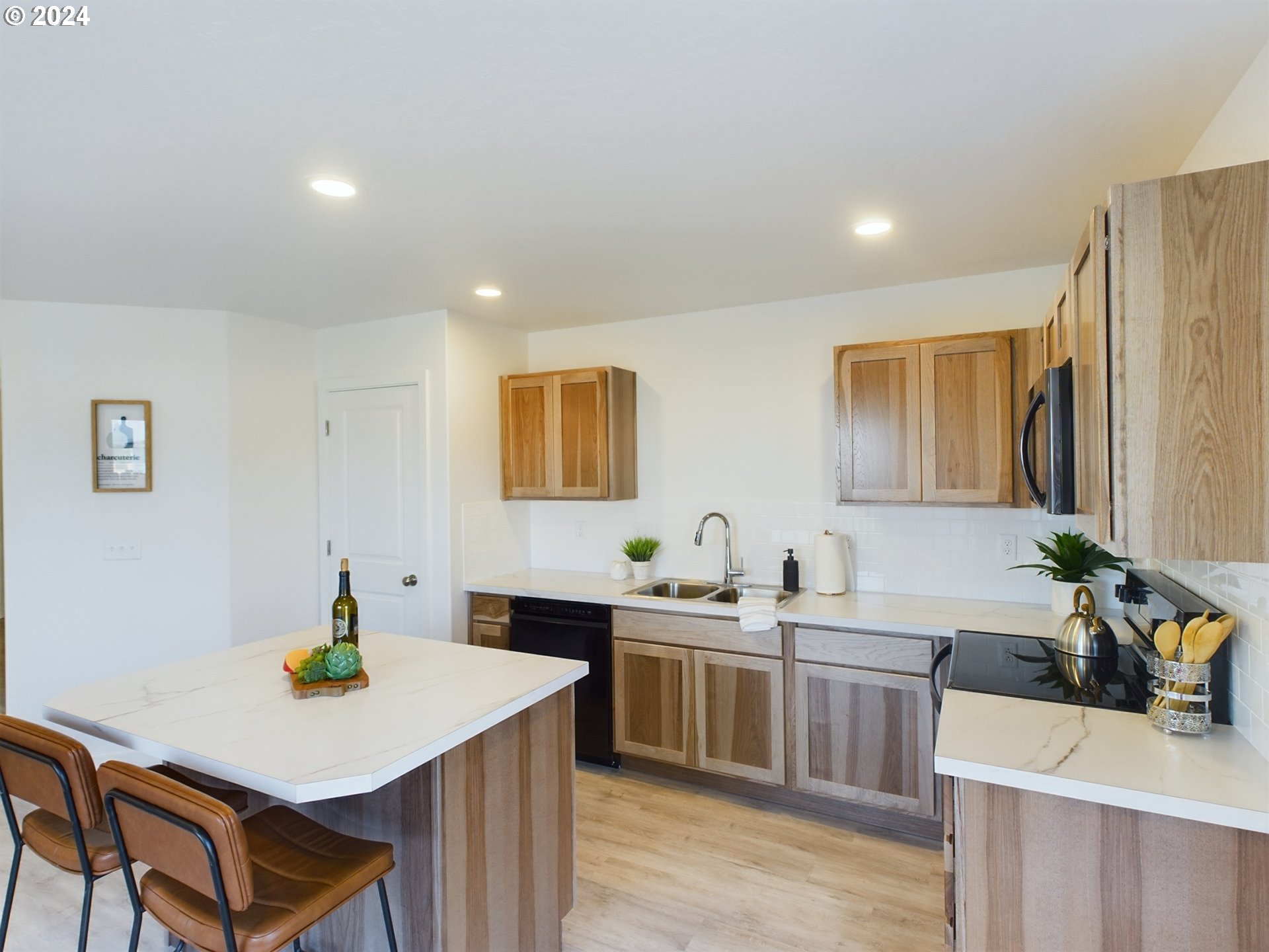 931 Northeast 10th Street Hermiston, OR 97838 - Photo 7 of 21 Gallery Image 7