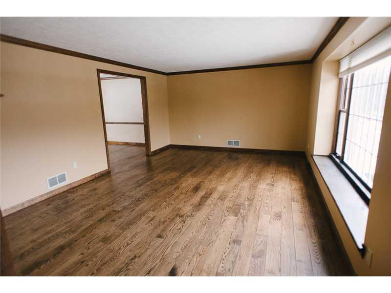 111 Thomas Road Canonsburg, PA 15317 - Photo 3 of 25 Living Room. GORGEOUS hardwood floors.