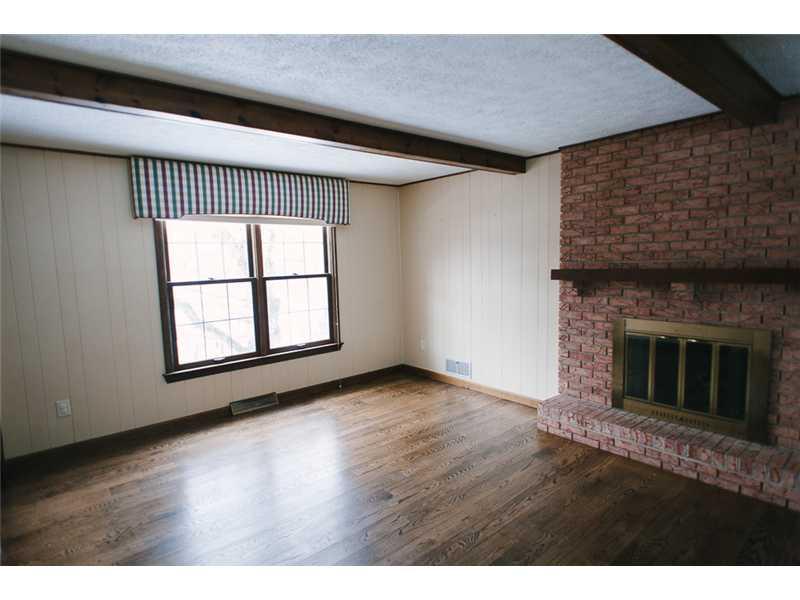 111 Thomas Road Canonsburg, PA 15317 - Photo 10 of 25 Family Room.