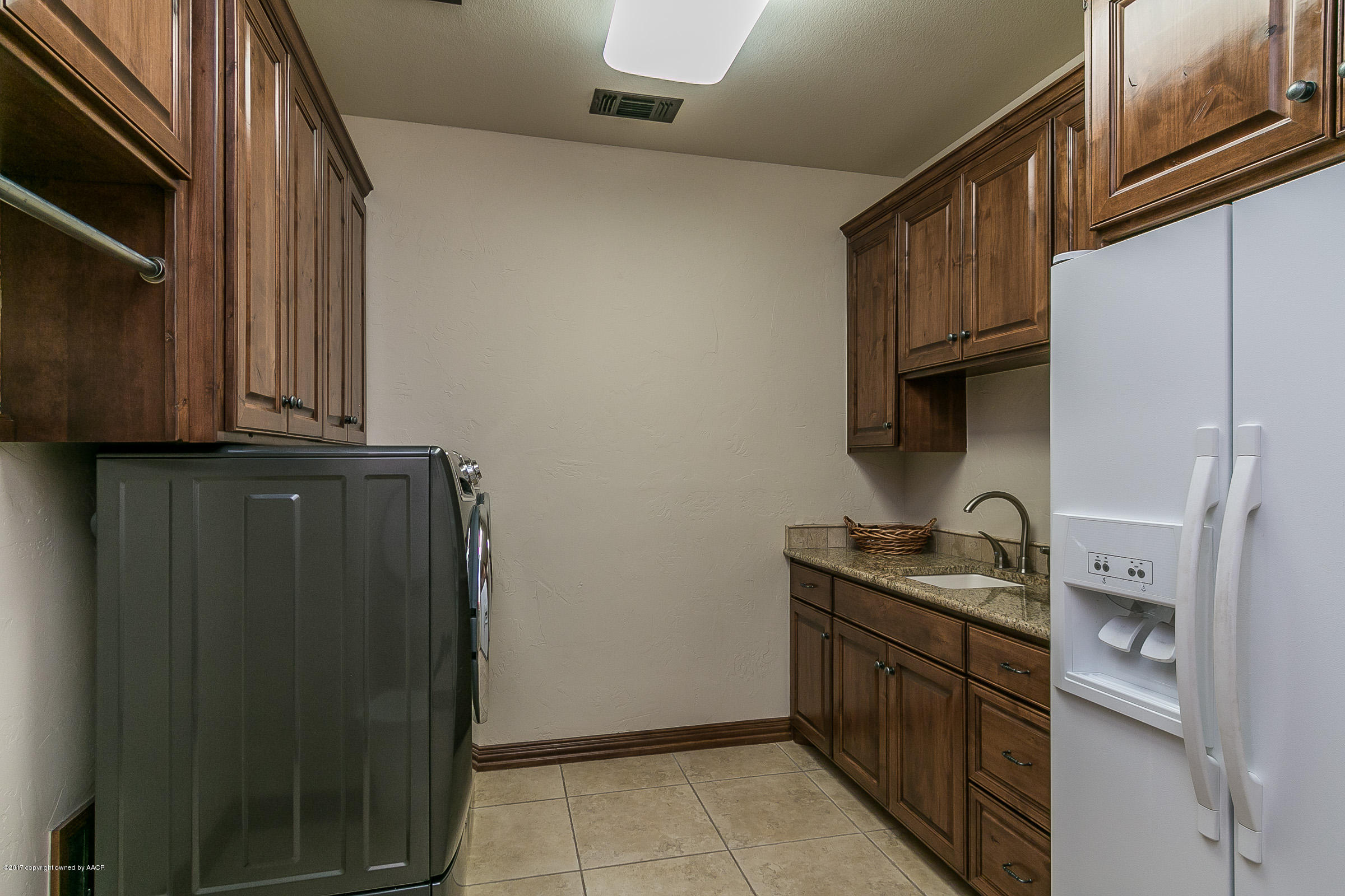 7851 East Lake View Road Amarillo, TX 79118 - Photo 35 of 57 Utility Room