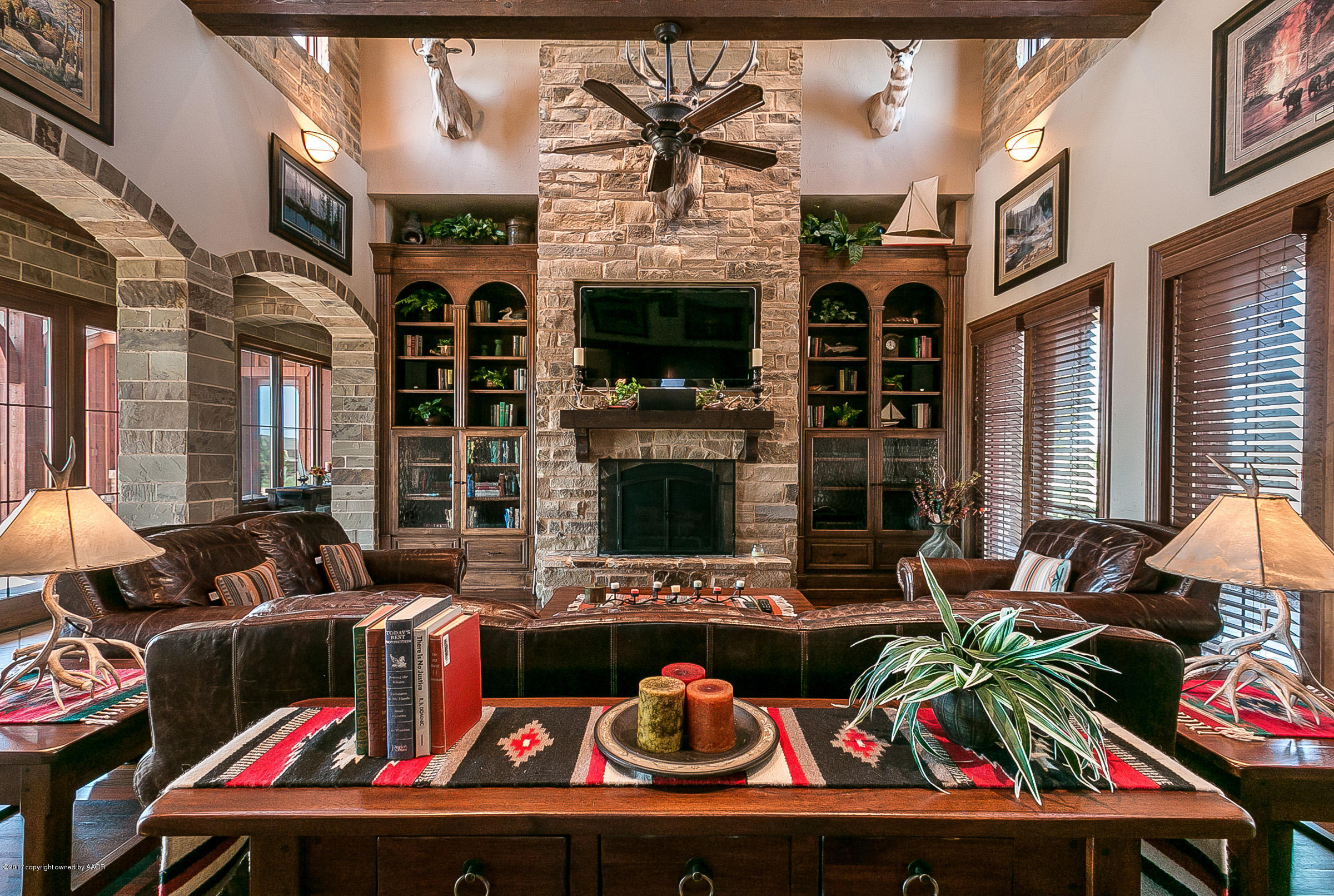 7851 East Lake View Road Amarillo, TX 79118 - Photo 8 of 57 Living Room 2