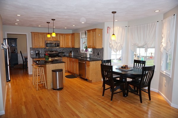 4 Edwards Road Wilmington, MA 01887 - Photo 4 of 29 Gallery Image 4