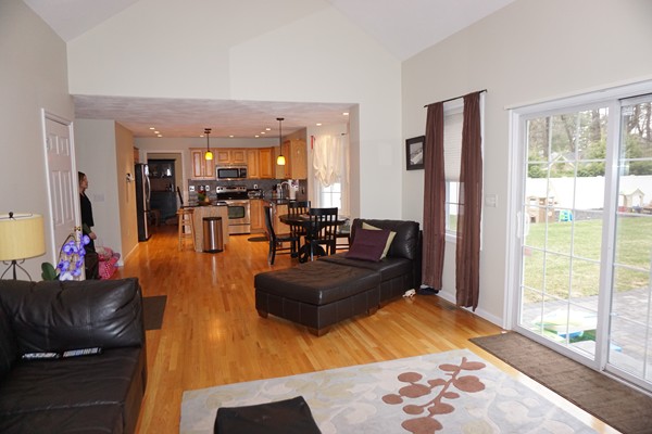 4 Edwards Road Wilmington, MA 01887 - Photo 8 of 29 Gallery Image 8
