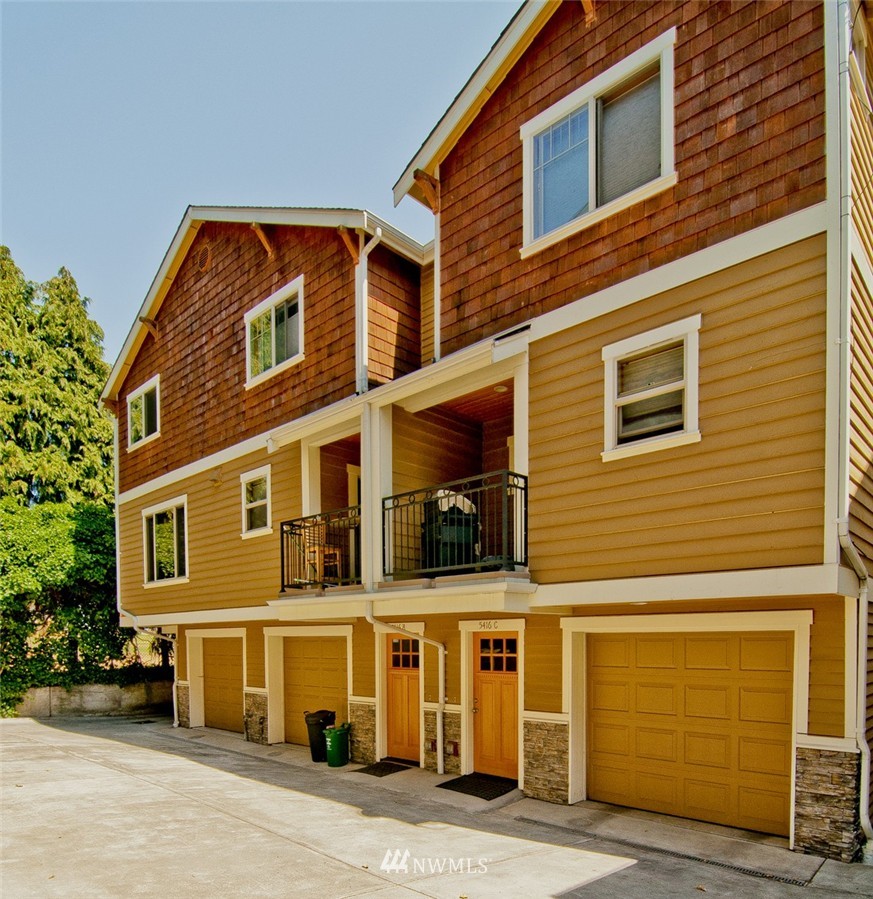5416 Fauntleroy Way Southwest, Unit A Seattle, WA 98136 - Photo 2 of 13