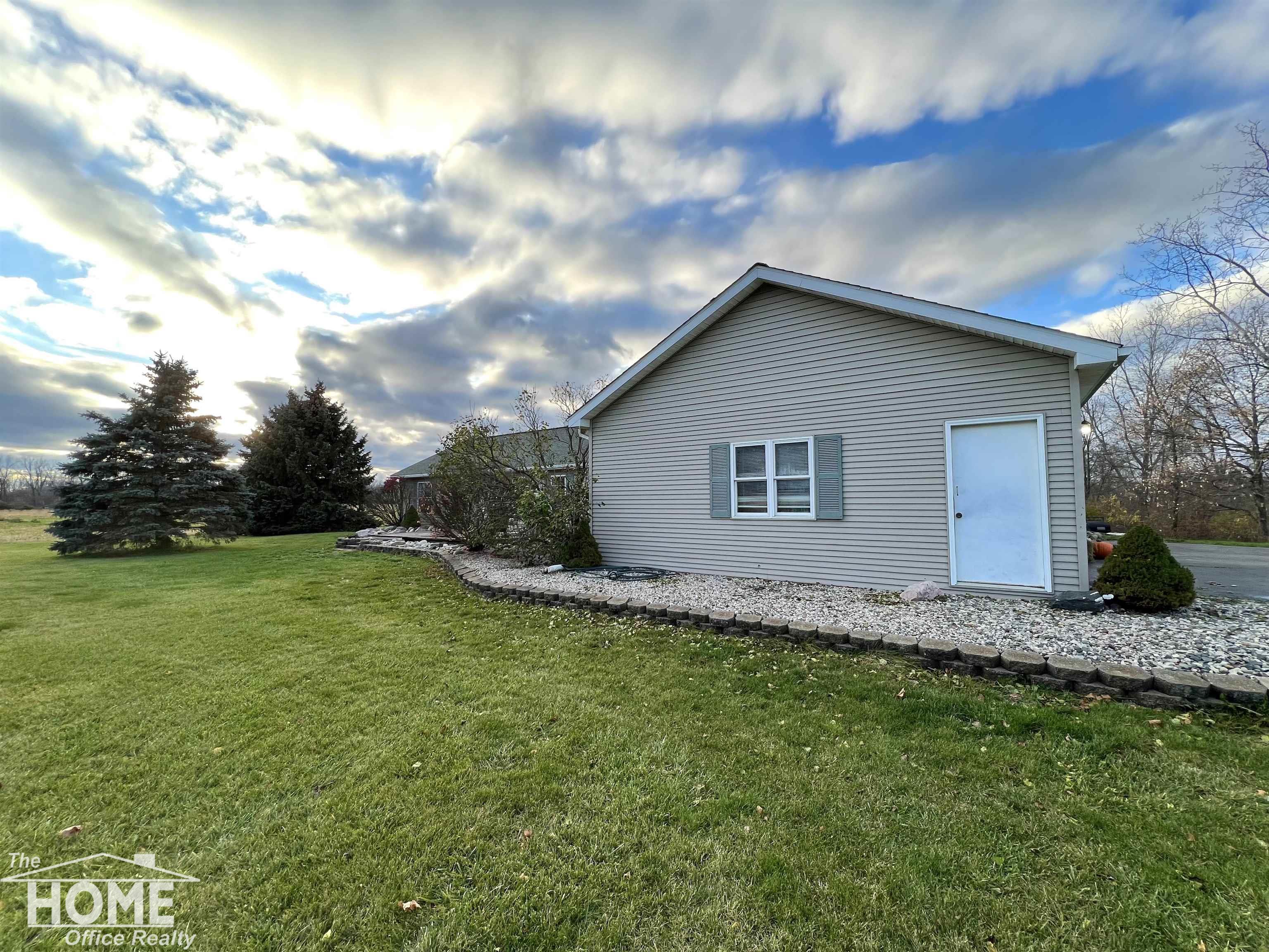 660 Busha Road Owosso, MI 48867 - Photo 95 of 99 50130580-d1576b85-708f-45cc-9f4a-c48baf00c4d1.JPG