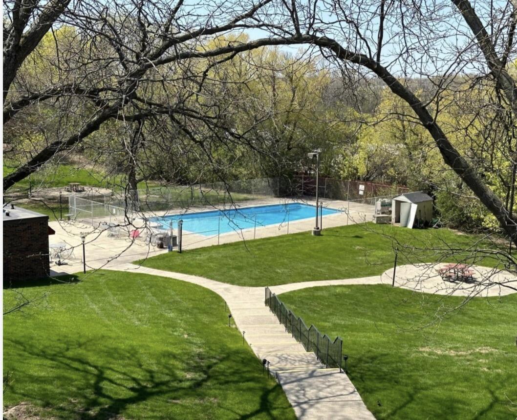 5253 North Lovers Lane Road, Unit 301 Milwaukee, WI 53225 - Photo 20 of 23 IMG_7052
