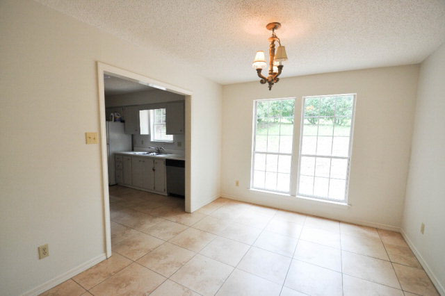 691 Ridgewood Drive Daphne, AL 36526 - Photo 5 of 13