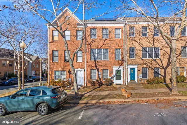$375,000 | 802 Hr Drive Southeast, Washington, DC 20032
