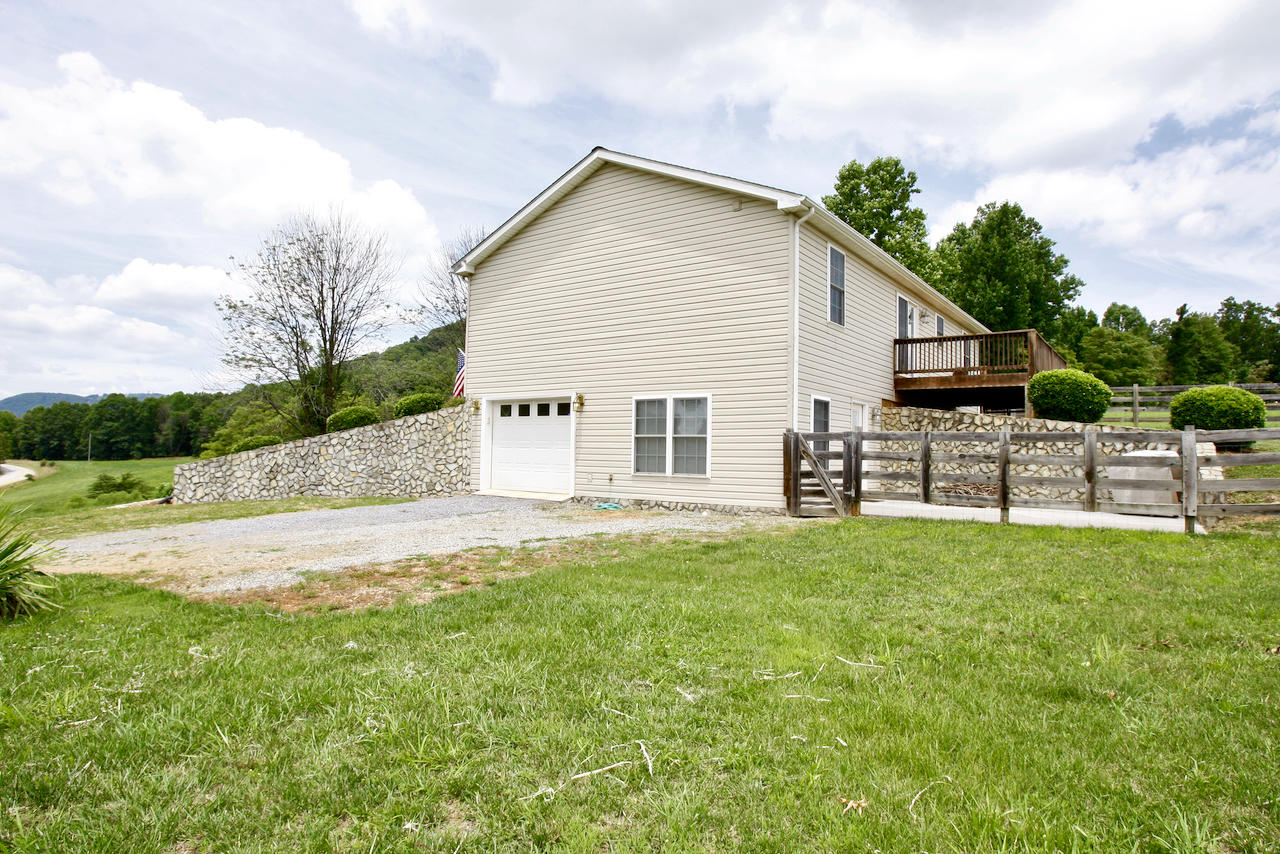 2444 Nemmo Road Vinton, VA 24179 - Photo 46 of 59 a view of a backyard of the house