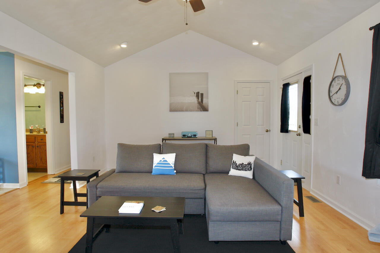 2444 Nemmo Road Vinton, VA 24179 - Photo 10 of 59 a view of workspace with a couch