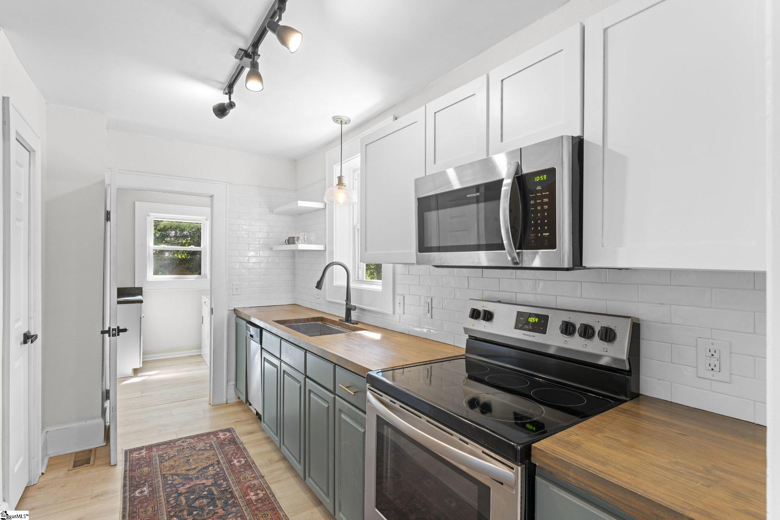 109 Ackley Road Greenville, SC 29607 - Photo 11 of 35