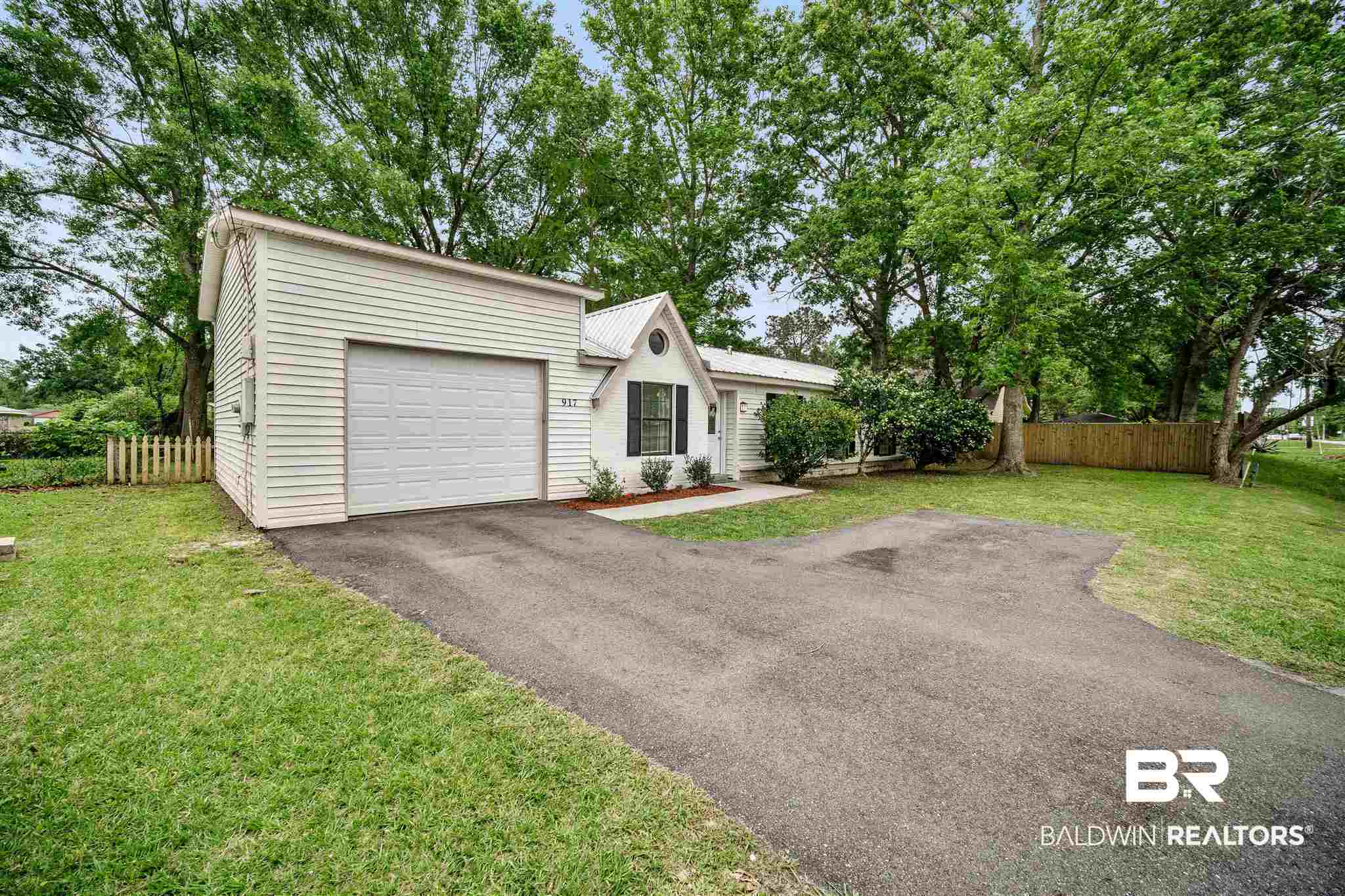 917 Dawes Road Mobile, AL 36695 - Photo 2 of 24