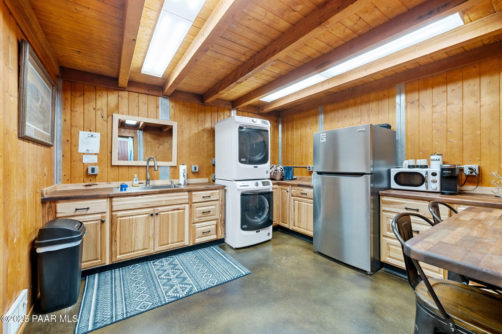 7520 North Williamson Valley Road Prescott, AZ 86305 - Photo 44 of 57 a kitchen with refrigerator a stove and a microwave