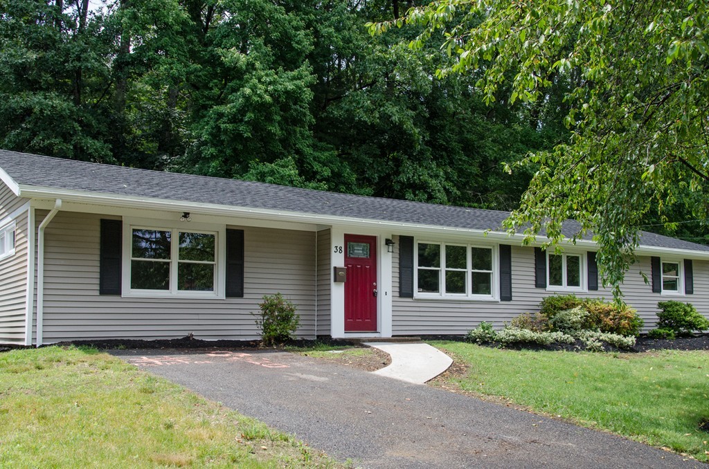 38 Donna Road Framingham, MA 01701 - Photo 2 of 23 Gallery Image 2