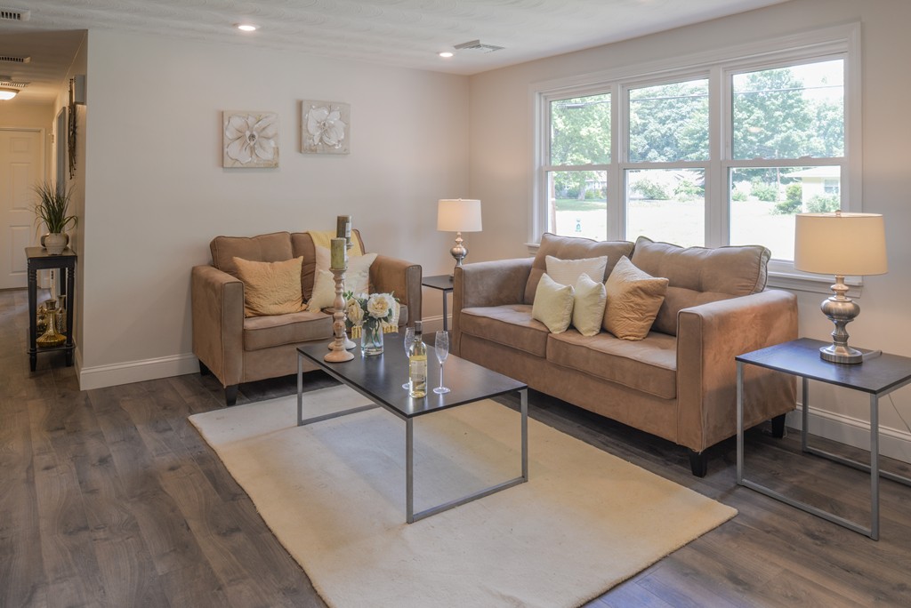 38 Donna Road Framingham, MA 01701 - Photo 3 of 23 Gallery Image 3