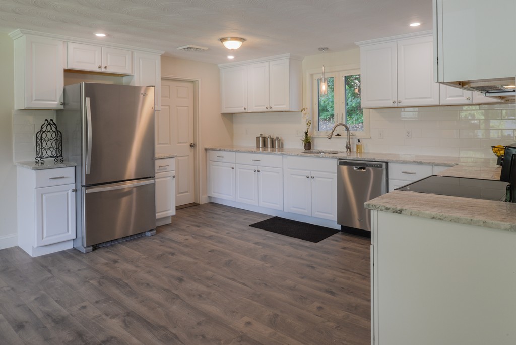 38 Donna Road Framingham, MA 01701 - Photo 8 of 23 Gallery Image 8