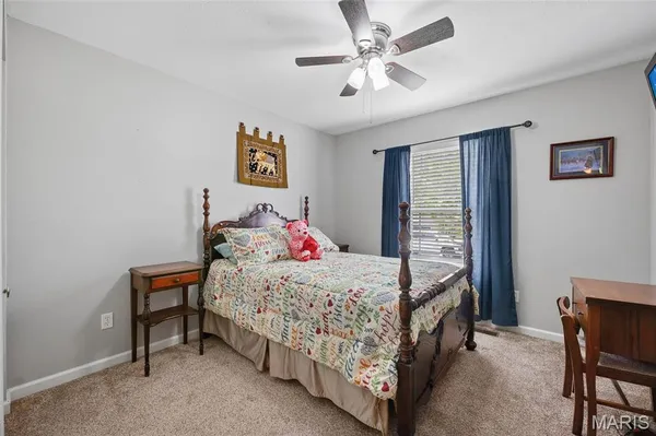 $299,500 | 830 Hawks Cir Drive, Hillsboro, MO 63050