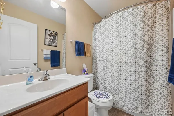 $299,500 | 830 Hawks Cir Drive, Hillsboro, MO 63050
