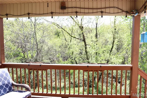 $299,500 | 830 Hawks Cir Drive, Hillsboro, MO 63050