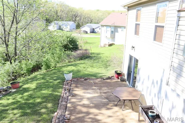 $299,500 | 830 Hawks Cir Drive, Hillsboro, MO 63050