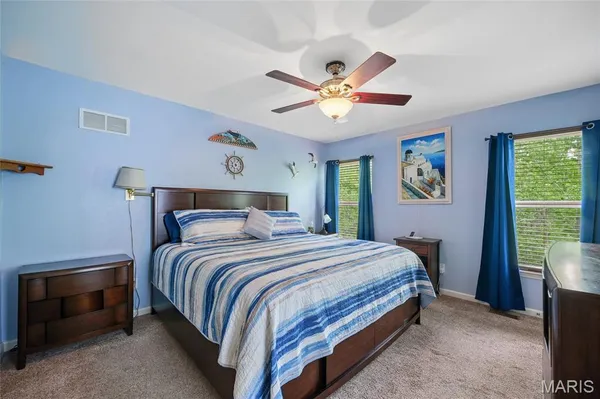 $299,500 | 830 Hawks Cir Drive, Hillsboro, MO 63050