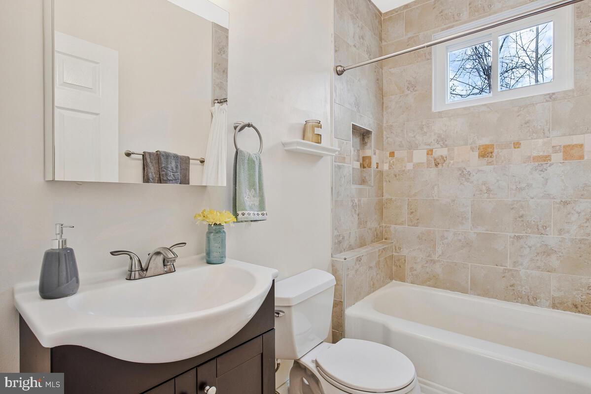 201 Charles Road Linthicum Heights, MD 21090 - Photo 20 of 50 Main level bathroom