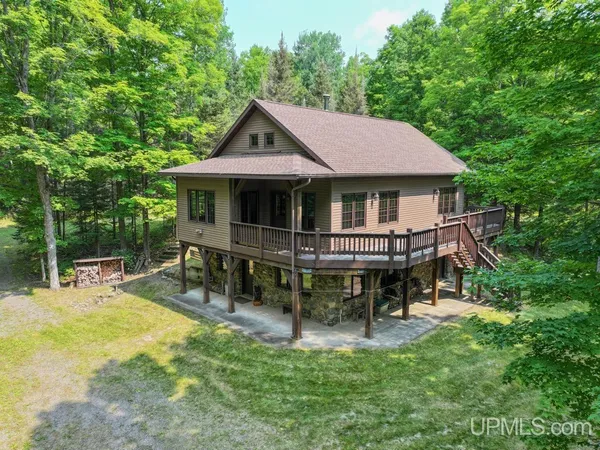 $598,500 | 489 Kalla Walla Trail, Crystal Falls, MI 49920