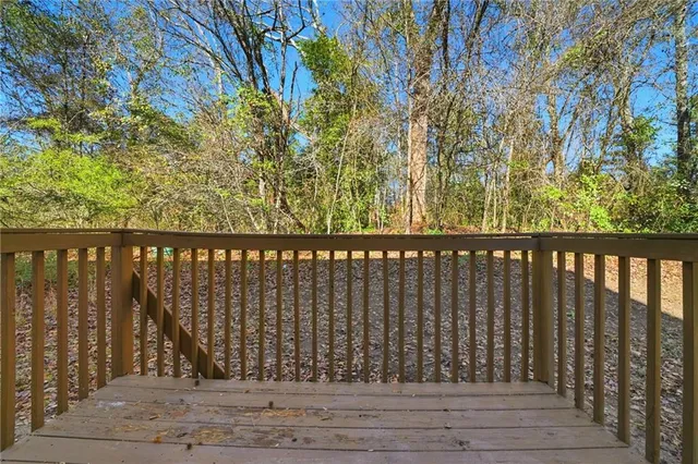 a view of a backyard with pathway