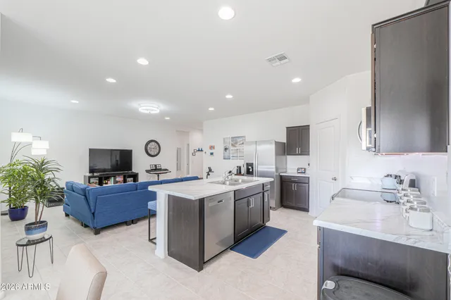 $329,900 | 1133 West Paradise Place, Casa Grande, AZ 85122