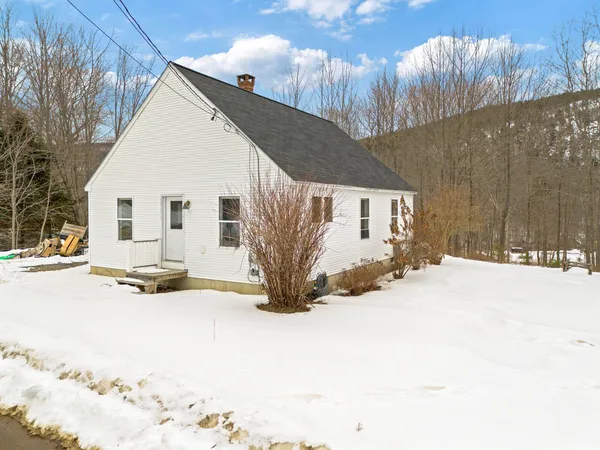 $375,000 | 16 Madison Way, Camden, ME 04843