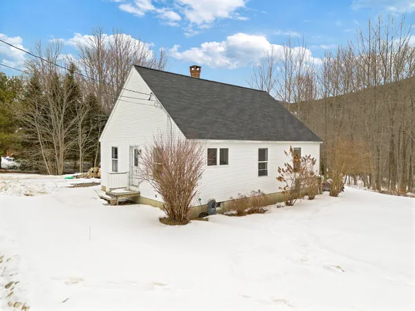 $375,000 | 16 Madison Way, Camden, ME 04843