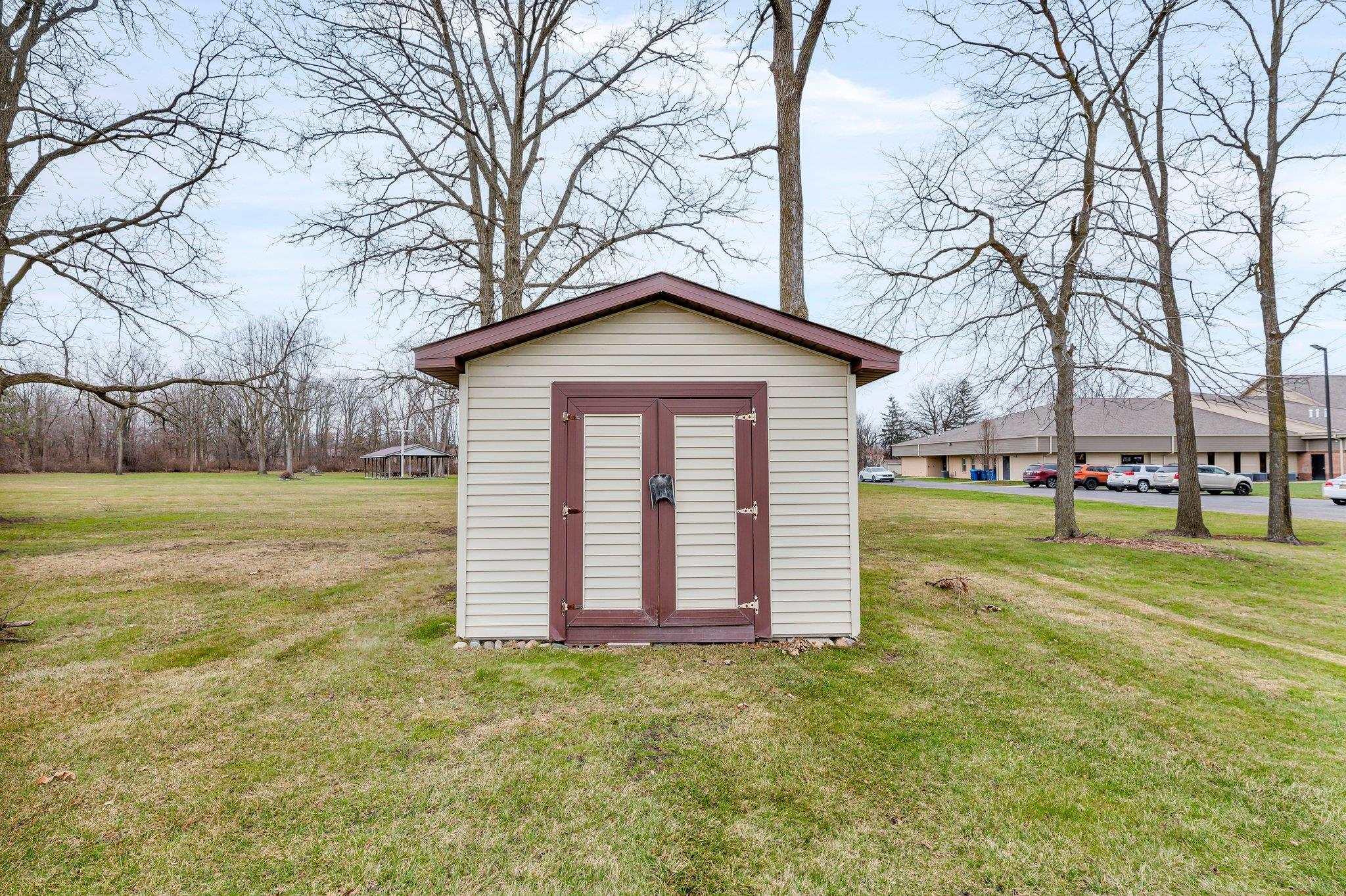 5046 Van Slyke Road Flint, MI 48507 - Photo 24 of 49 50163248-de920a3f-a16b-4dd0-88a9-4aaa7e0b3f55.JPG