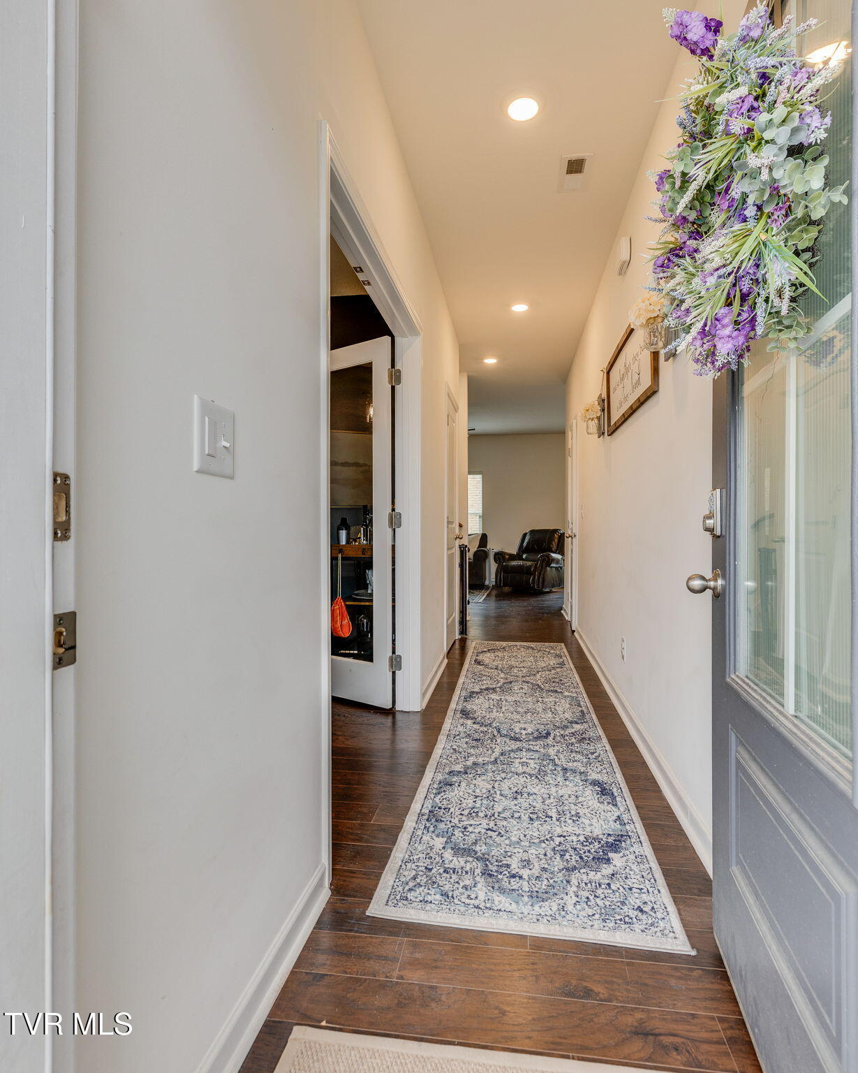 2556 Bridgeforth Crossing Kingsport, TN 37664 - Photo 5 of 35 005