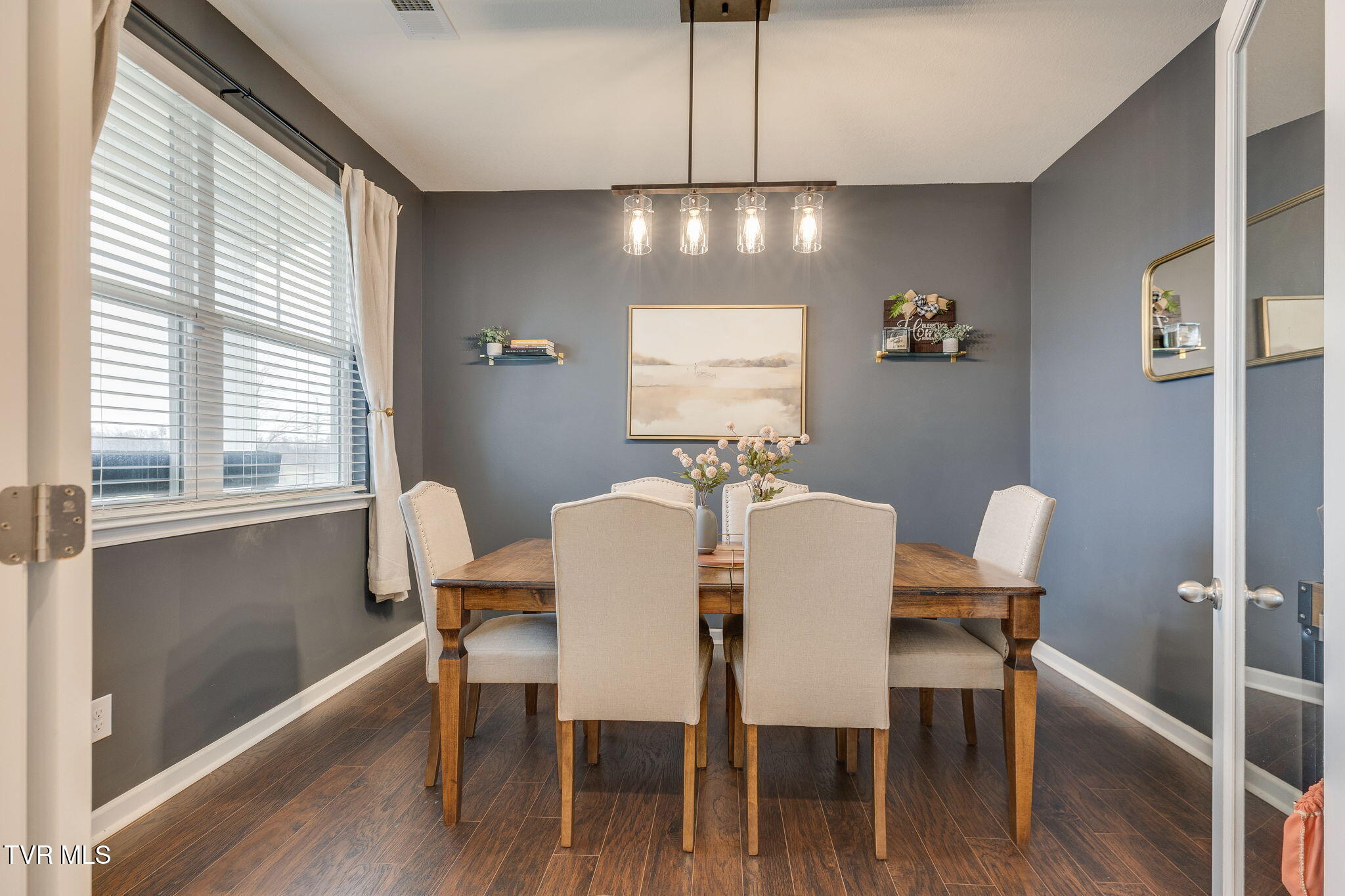 2556 Bridgeforth Crossing Kingsport, TN 37664 - Photo 7 of 35 007